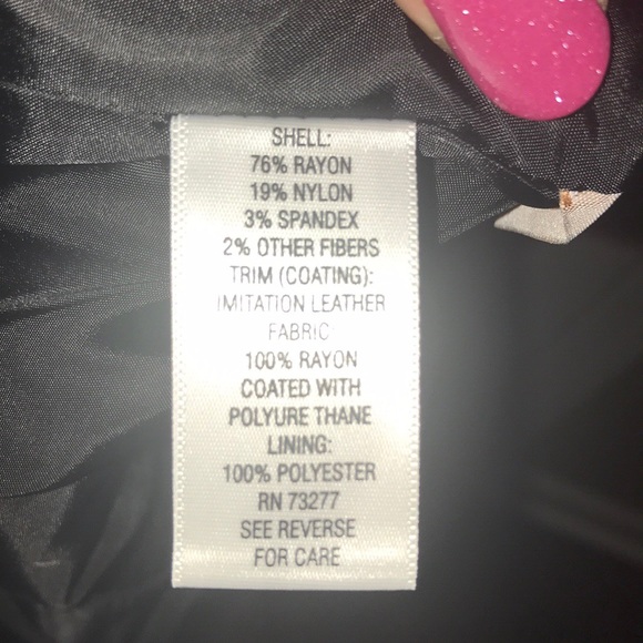 Office Attire🖤💕 - Picture 5 of 6